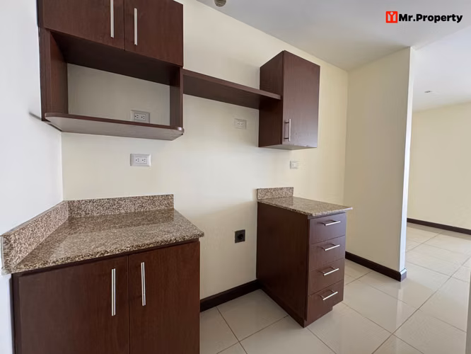 Apartamento de oportunidad en Heredia / 3 habitaciones - Imagen 2