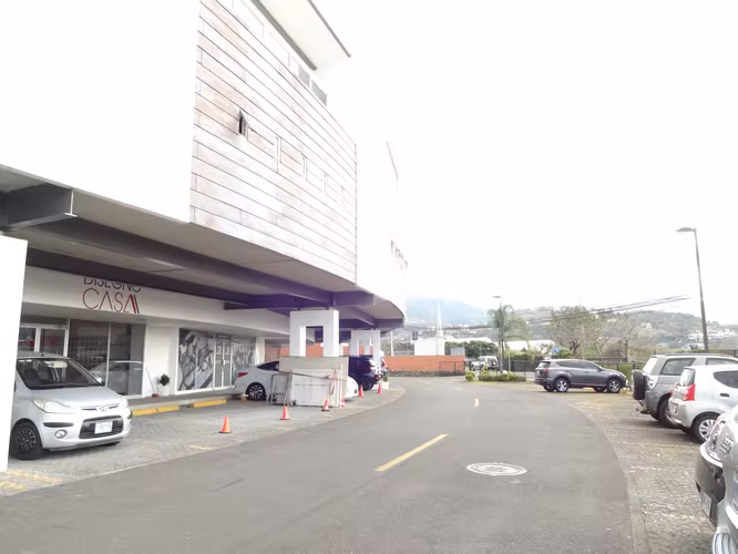 Local / Bodega / Oficina 150 m² en Centro de Negocios - Guachipelín