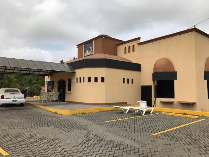 oportunidad única en Carrillo  lista, uso mixto y muchísimo potencial.  Desarrollar? Invertir? - Imagen 3
