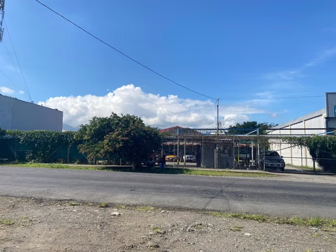 Propiedad con topografía plana en VENTA ubicada en La Uruca uso mixto - Imagen 2
