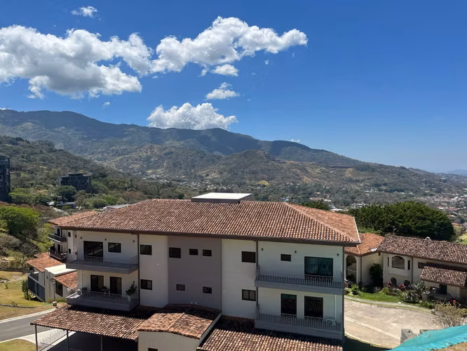 Venta Apartamento con espectacular vista  – Condominio en Alto de las Palomas, Escazú - Imagen 2