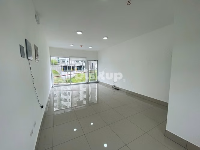 Alquiler de local de 30 m2 en plaza comercial. Granadilla, Curridabat - Imagen 8