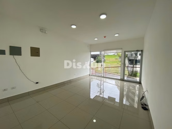 Alquiler de local de 30 m2 en plaza comercial. Granadilla, Curridabat - Imagen 7