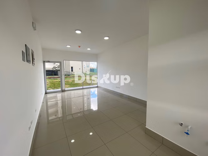 Alquiler de local de 30 m2 en plaza comercial. Granadilla, Curridabat - Imagen 15