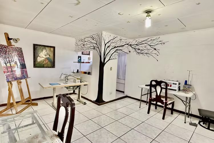 Se Vende casa esquinera uso mixto, Montufar. La Unión, Cartago.