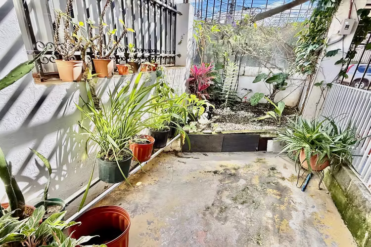 Se Vende casa esquinera uso mixto, Montufar. La Unión, Cartago.