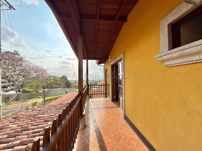 Venta de casa en San Francisco de Heredia. Cerca de todo.