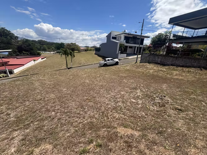 Se vende amplio lote esquinero, en exclusivo condominio en Grecia, Alajuela. - Imagen 5