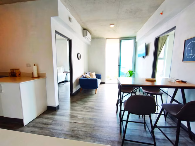 Amueblado, 2 hab, balcón, vista a montañas, Secrt Sabana, piscina y gimnasio - Imagen 6