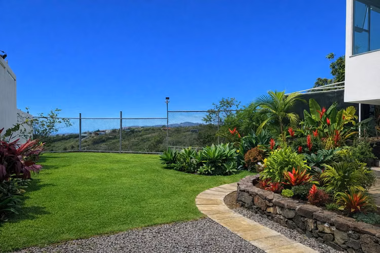 Vendo Linda Casa en San Ramón de Alajuela - Imagen 13