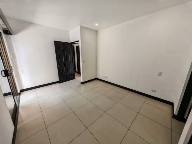 Venta de casa en condominio Atocha, Lagunilla, Heredia
