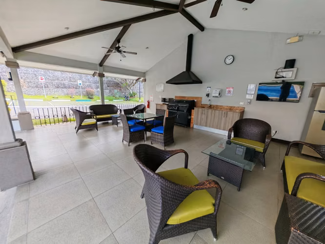Venta de casa en condominio Atocha, Lagunilla, Heredia