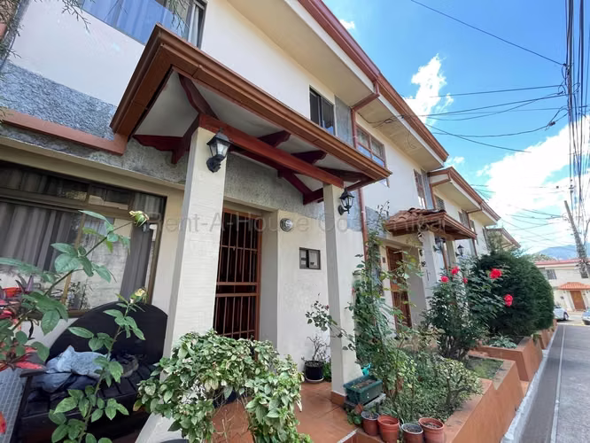 Venta de Casa en Condominio, Barrio Córdoba en Zapote | Para Familia o Inversión