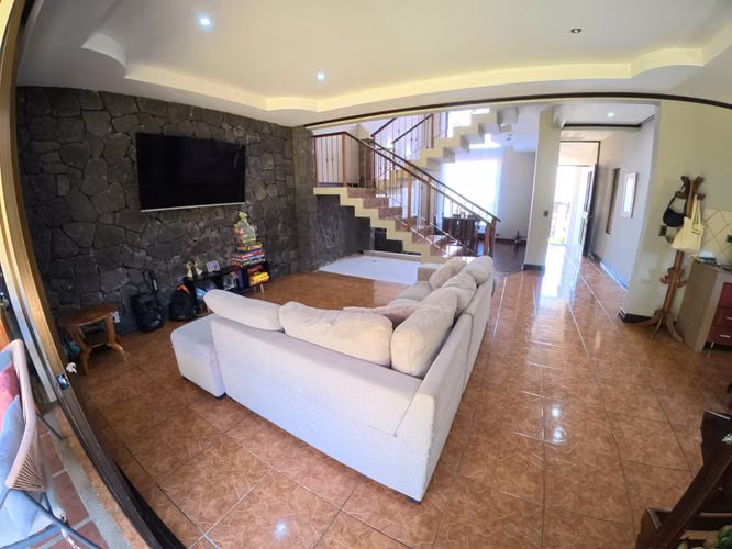 Venta casa amplia en Moravia – 3 habitaciones y terraza BBQ (JS 1322 20) - Imagen 4