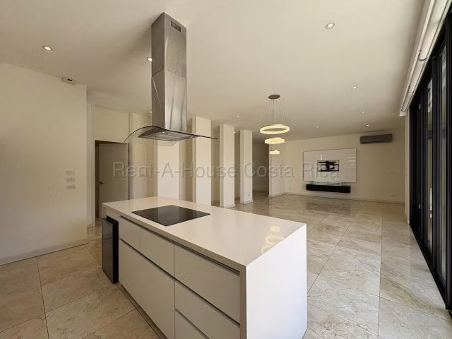 Alquiler de casa en Lindora Santa Ana - Imagen 12