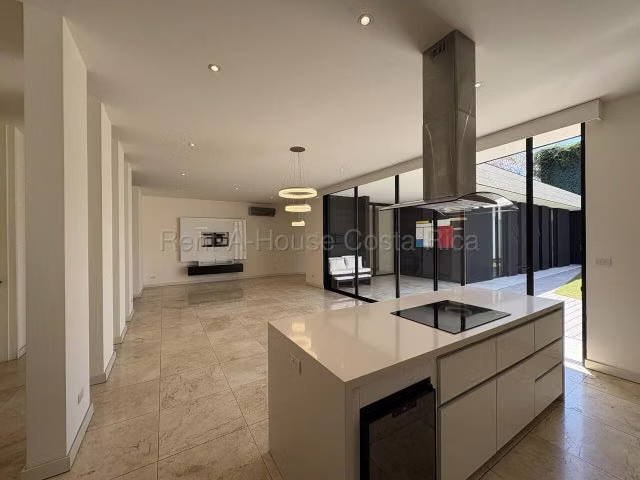 Alquiler de casa en Lindora Santa Ana - Imagen 13