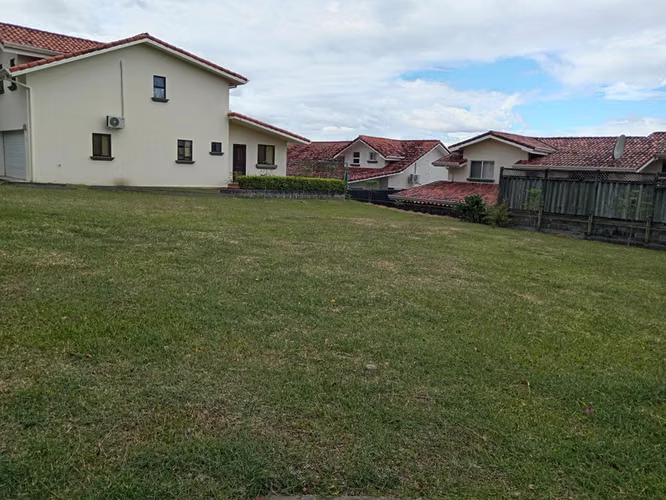 SANTA ANA- PIEDADES. BELLISIMO LOTE CON LINDAS AMENIDADES. MP-25-1268