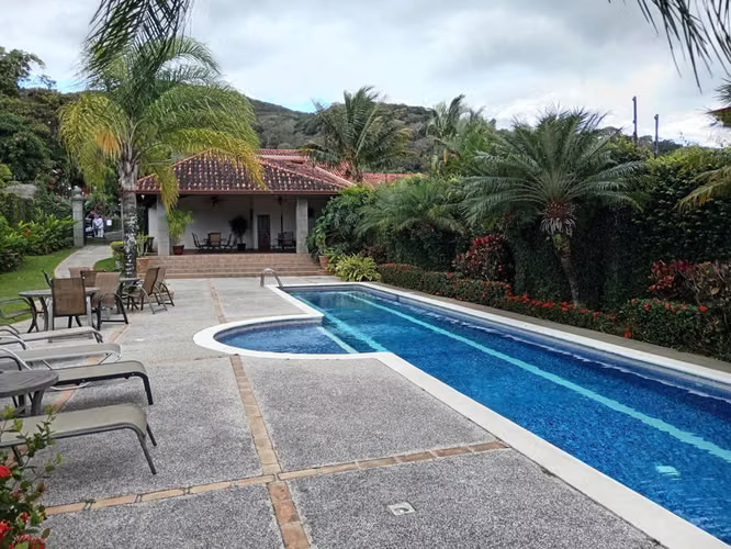 SANTA ANA- PIEDADES. BELLISIMO LOTE CON LINDAS AMENIDADES. MP-25-1268