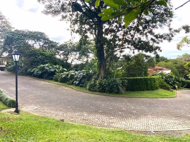 CIUDAD COLON. OPORTUNIDAD VENTA LOTE EXCLUSIVO MP 26-2249 - Imagen 2