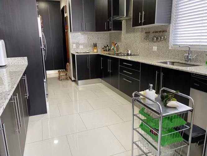 SANTA ANA, PIEDADES. HERMOSO APARTAMENTO EN VENTA O RENTA - Imagen 7