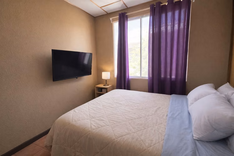 Propiedad con 3 apartamentos en San Francisco de Dos Ríos - EU