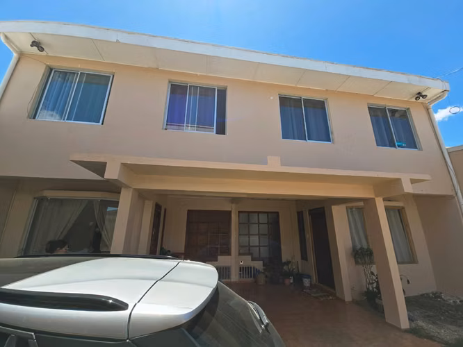 Propiedad con 3 apartamentos en San Francisco de Dos Ríos - EU