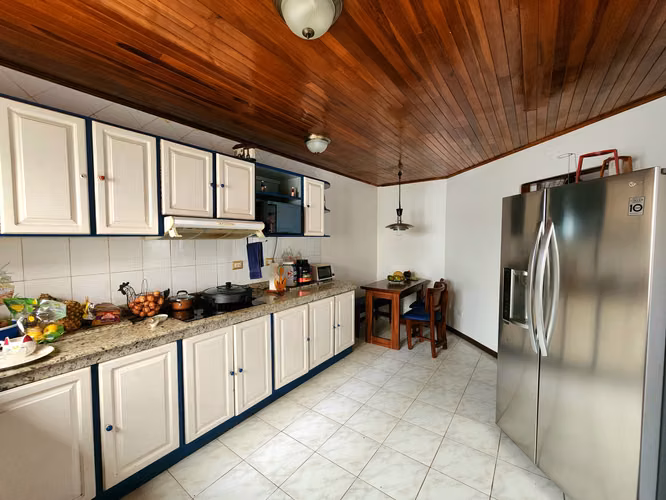 Venta de amplia casa en San Joaquín de Flores. Heredia. - Imagen 12