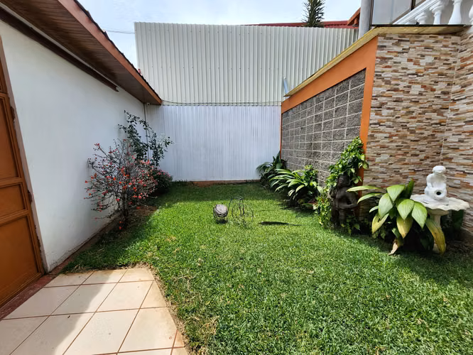 Venta de amplia casa en San Joaquín de Flores. Heredia. - Imagen 16
