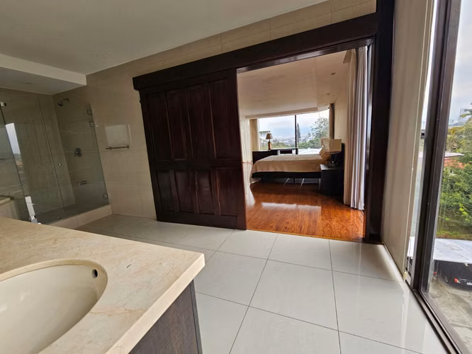 Hermoso Apartamento en Escazú – 315m2 (Código: VAPES-709) - Imagen 16