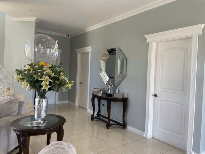 ALQUILER DE CASA ESQUINERA EN LOMAS DEL ZURQUI 4 HABITACIONES - Imagen 11