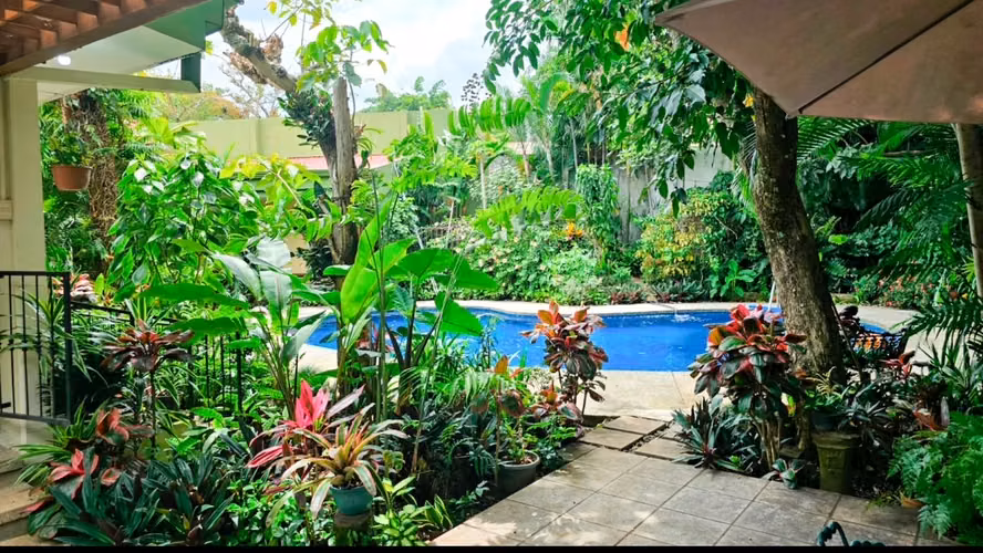Se Vende Dos Casas Contiguas, en Escazú, San José, Costa Rica - Imagen 9