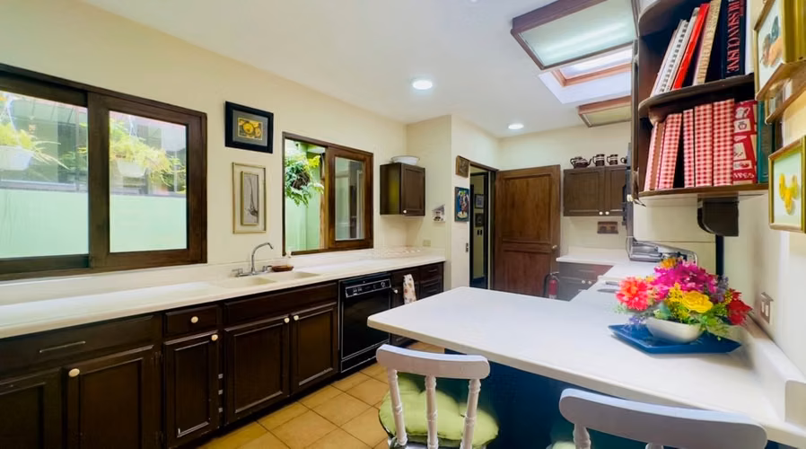 Se Vende Dos Casas Contiguas, en Escazú, San José, Costa Rica - Imagen 16