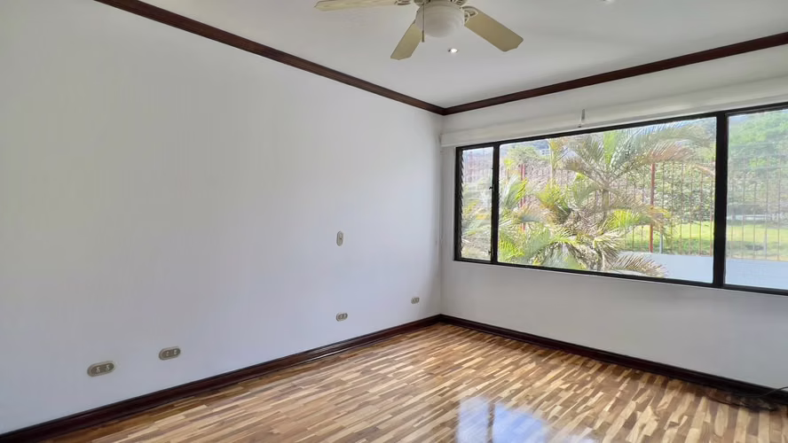 Exclusiva Casa en Venta en Condominio Privado, solo 4 unidades
