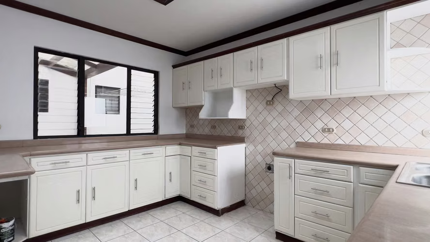 Exclusiva Casa en Venta en Condominio Privado, solo 4 unidades