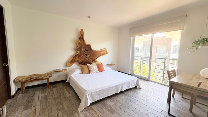 Alquiler de apartamento de 2 habitación en Distrito 4, Escazú.