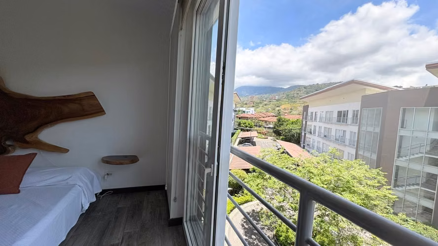 Alquiler de apartamento de 2 habitación en Distrito 4, Escazú.