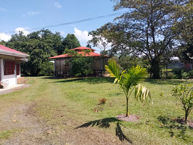 Propiedad en Costa Rica Clima cálido todo el año, cerca del Caribe estilo de vida relajado!