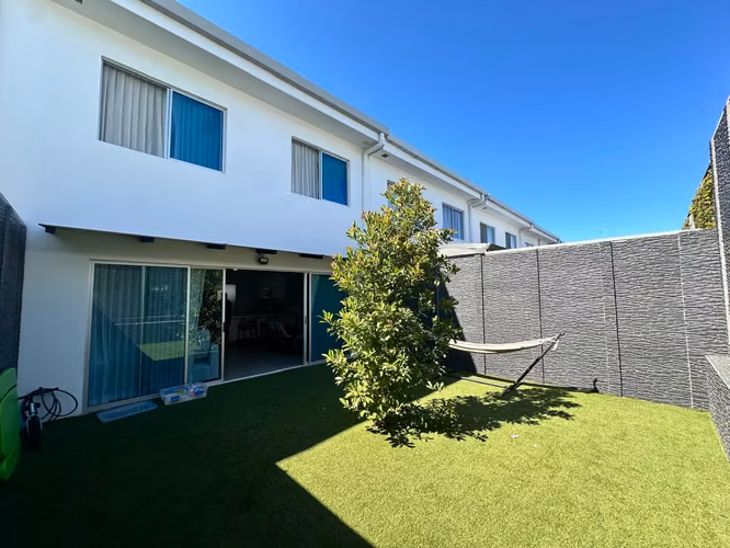 Venta casa 3 habitaciones con patio, Condominio Naos San Joaquín