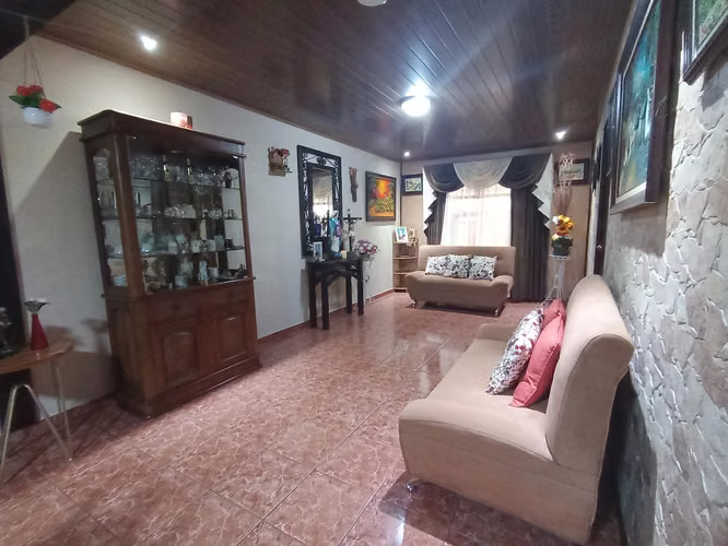 Venta de casa con 5 habitaciones La Unión La Carpintera - Imagen 5