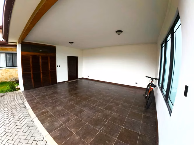 Elegancia, Espacio y Seguridad | Casa en Condominio (JS 1322 22)