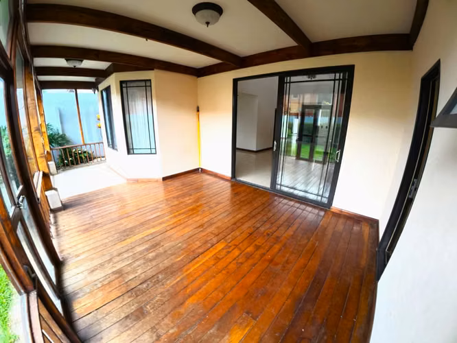 Elegancia, Espacio y Seguridad | Casa en Condominio (JS 1322 22)