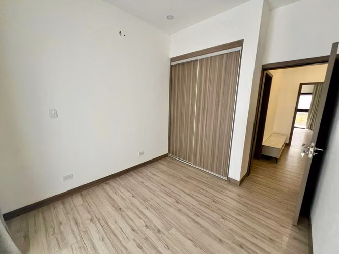 Casa para estrenar, 3 cuartos + sala TV, 24h seguridad, piscina + gimnasio, San Antonio