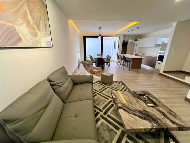 Casa para estrenar, 3 cuartos + sala TV, 24h seguridad, piscina + gimnasio, San Antonio