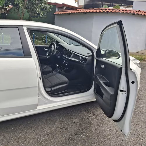 KIA RIO 2024 AUTOMÁTICO - Imagen 7