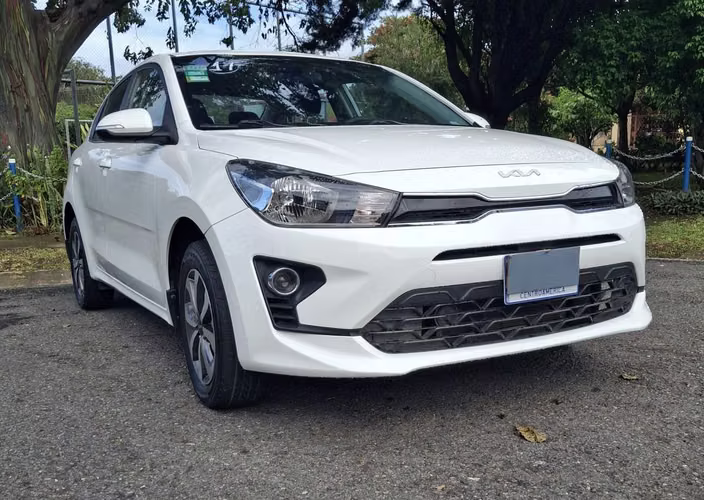 KIA RIO 2024 AUTOMÁTICO - Imagen 1