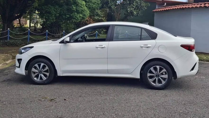 KIA RIO 2024 AUTOMÁTICO - Imagen 15