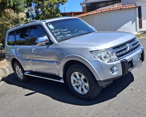 MITSUBISHI MONTERO GLS 2011 DIESEL 7 PASAJEROS
