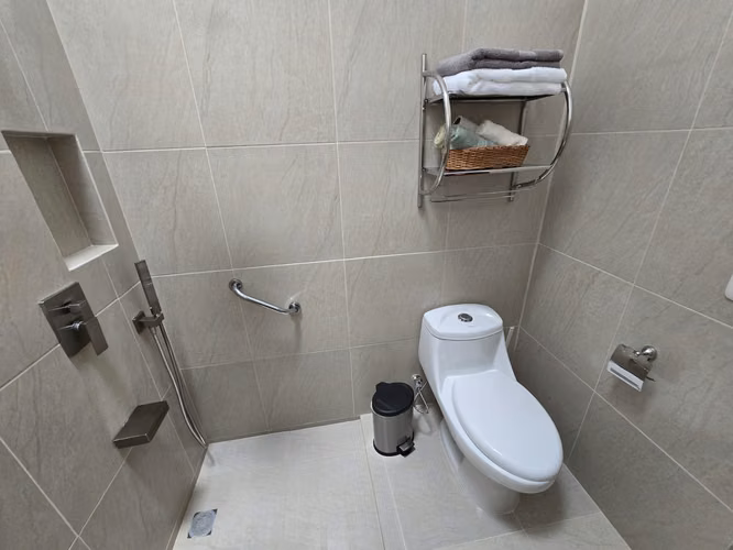 Venta Casa Alajuela 1 Planta, 3 Cuartos + Parqueo 1 carro + Patio 2 baños