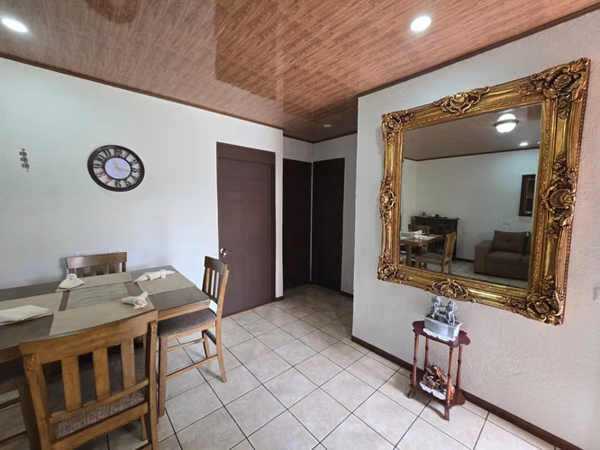 Venta Casa Alajuela 1 Planta, 3 Cuartos + Parqueo 1 carro + Patio 2 baños