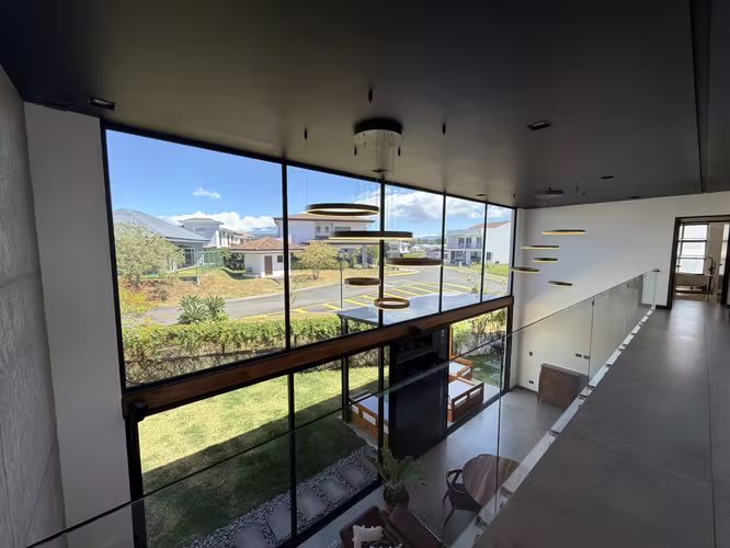 Venta y Alquiler en Ulloa, Heredia – Casa de lujo amueblada en condominio de alto nivel - Imagen 11